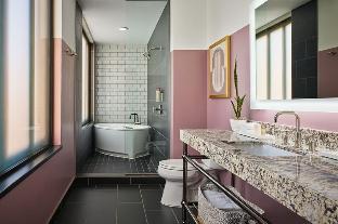 renaissance saint elm dallas downtown hotel