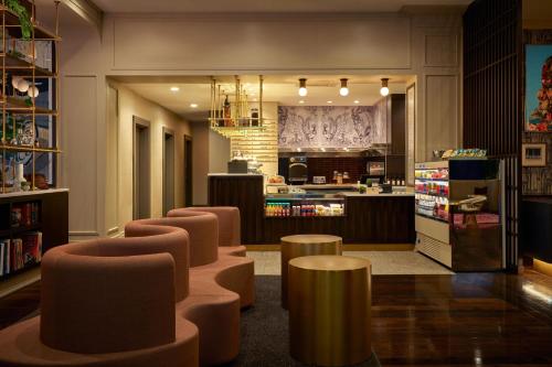 renaissance saint elm dallas downtown hotel