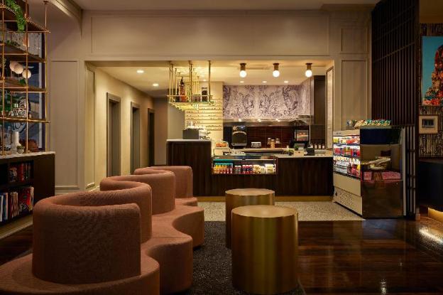 renaissance saint elm dallas downtown hotel