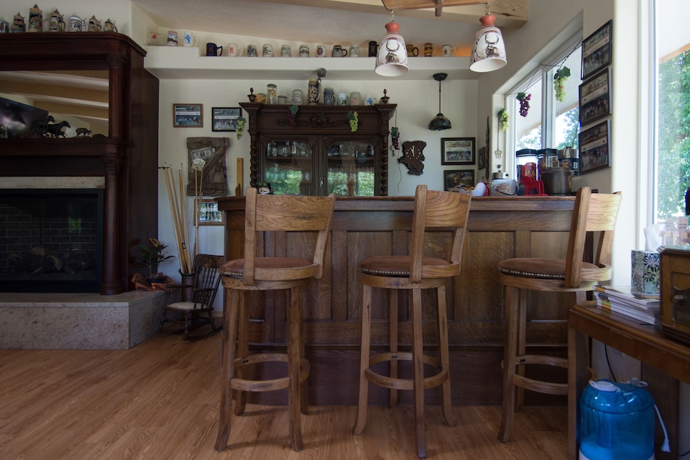 red horse bed and breakfast