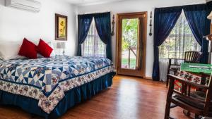 Red Horse Bed And Breakfast,Bernalillo>>Albuquerque,4 star