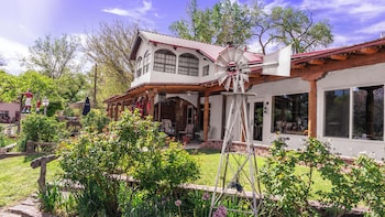 Red Horse Bed And Breakfast,Bernalillo>>Albuquerque,4 star
