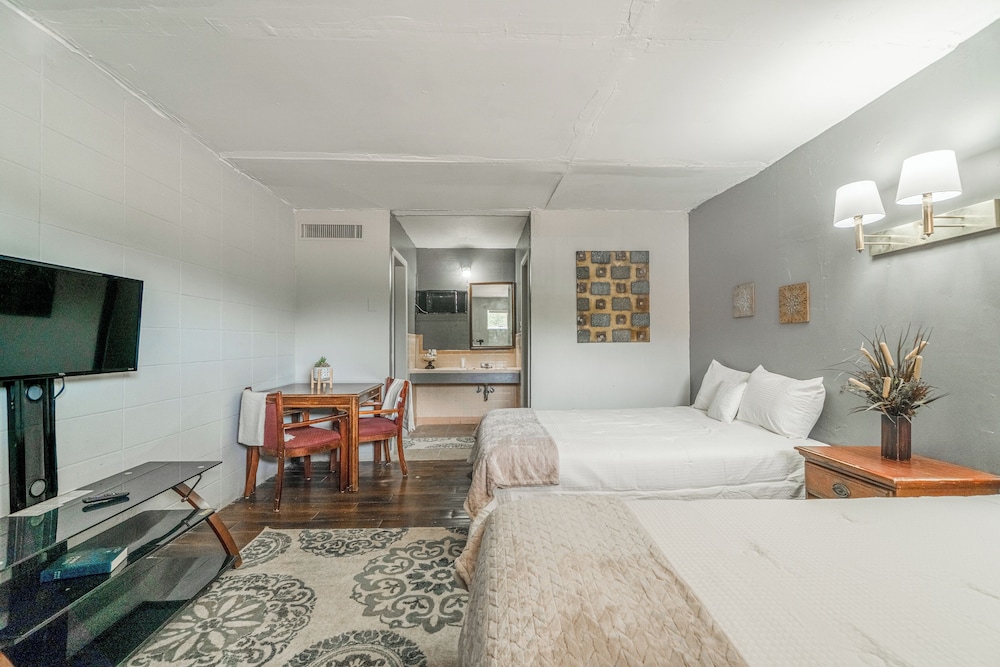 oyo holiday capri motel and rv park