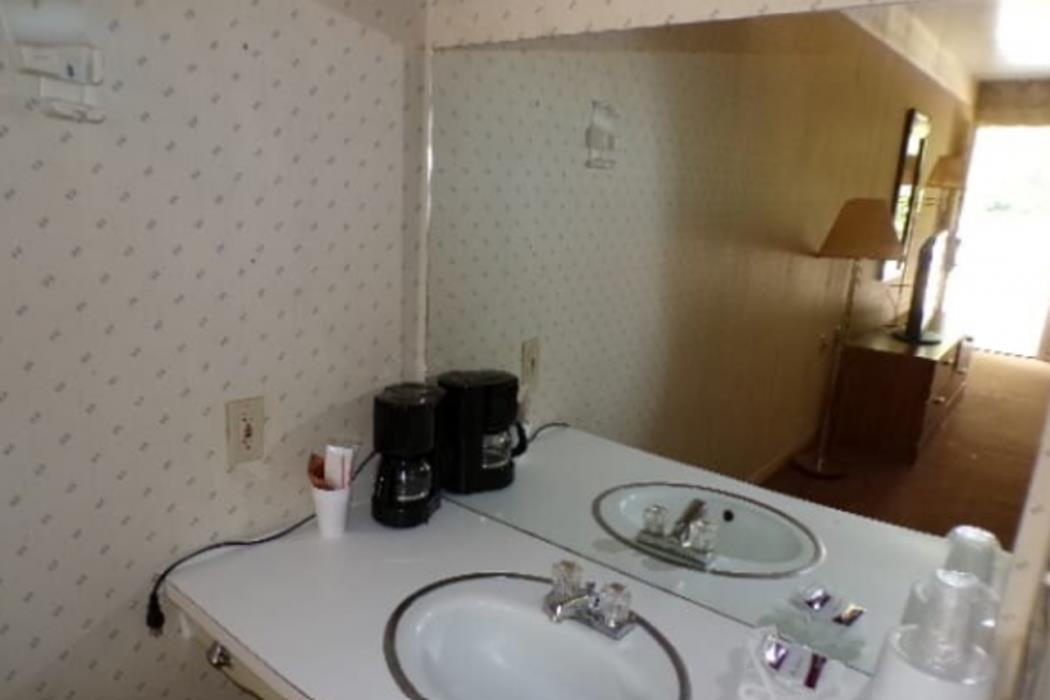 oyo holiday capri motel and rv park
