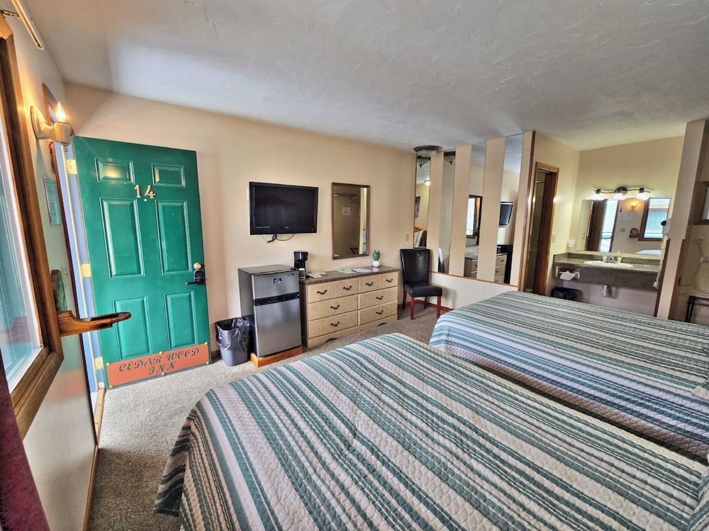 cedar wood inn