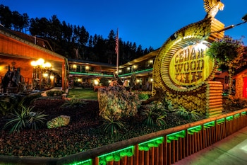 cedar wood inn