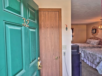 cedar wood inn