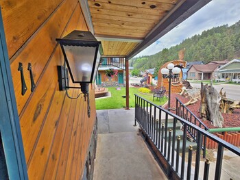 cedar wood inn