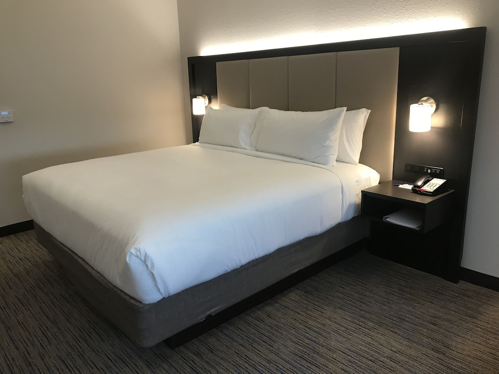 holiday inn express and suites summerville by ihg