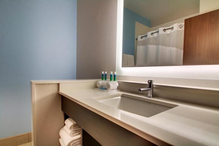 holiday inn express and suites summerville by ihg