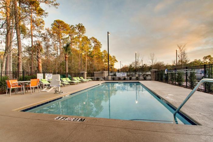 holiday inn express and suites summerville by ihg
