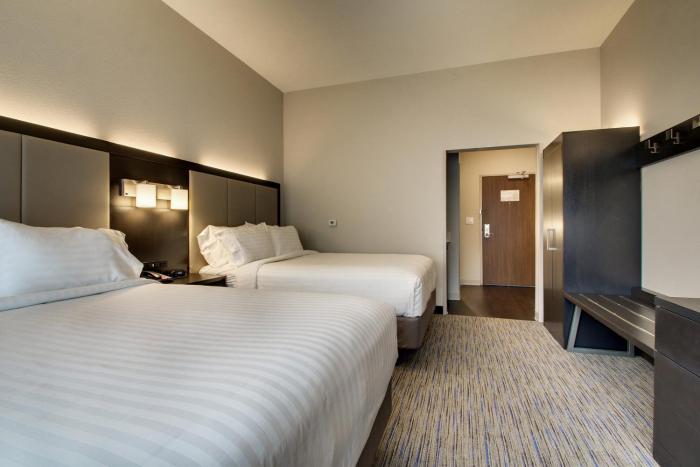 holiday inn express and suites summerville by ihg