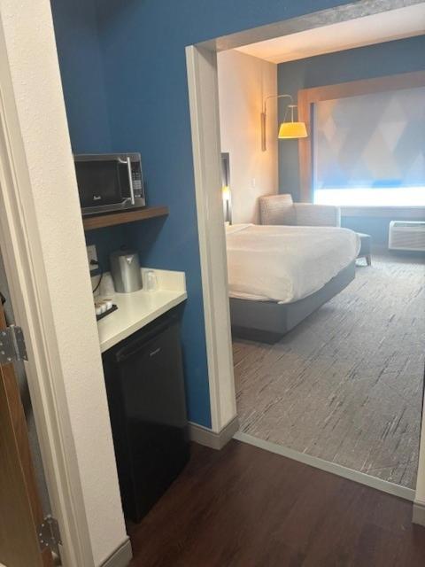 holiday inn express and suites summerville by ihg