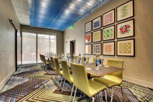 holiday inn express and suites summerville by ihg