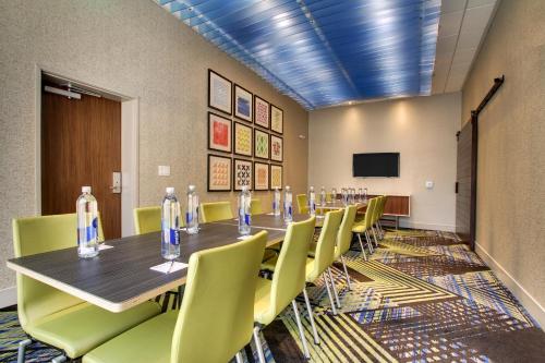 holiday inn express and suites summerville by ihg
