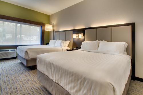 holiday inn express and suites summerville by ihg