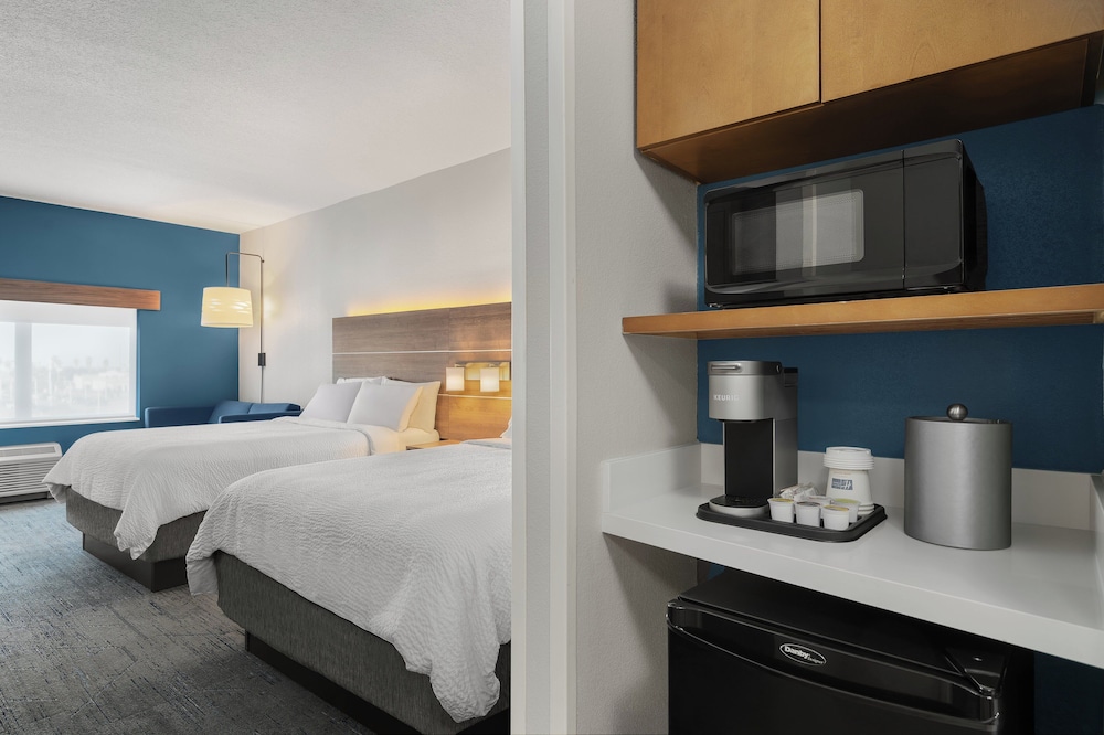 holiday inn express and suites west melbourne by ihg