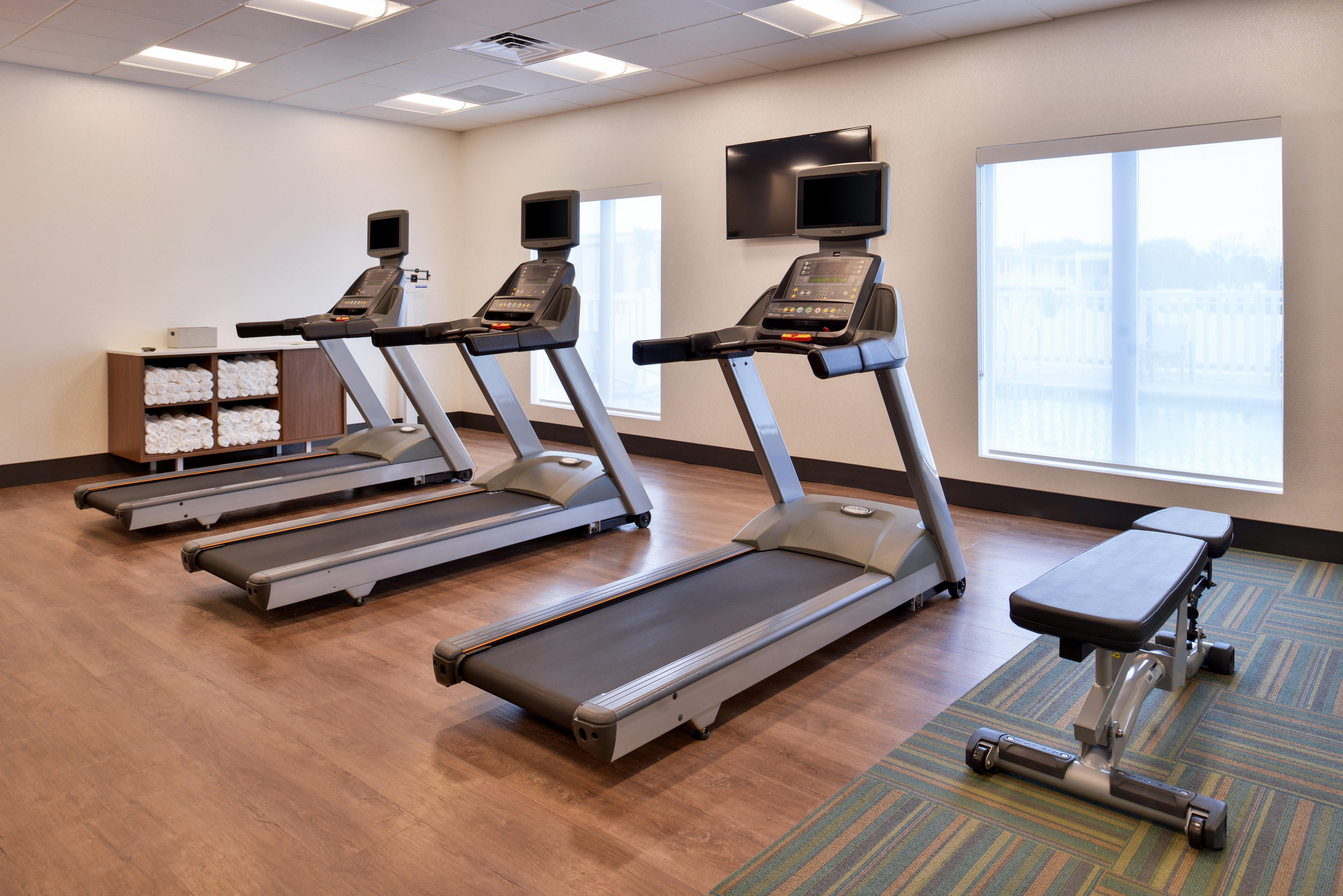 holiday inn express and suites west melbourne by ihg