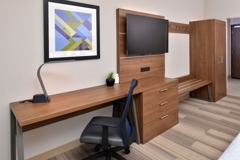 holiday inn express and suites west melbourne by ihg