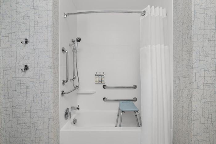 holiday inn express and suites west melbourne by ihg
