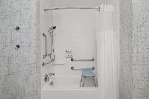 holiday inn express and suites west melbourne by ihg