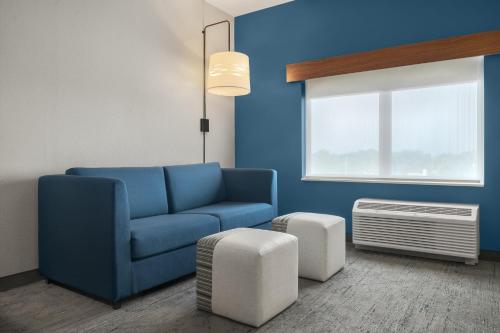 holiday inn express and suites west melbourne by ihg