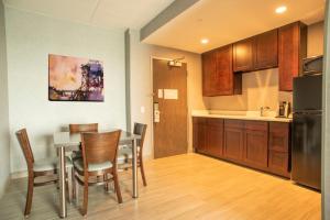 holiday inn and suites joliet southwest by ihg