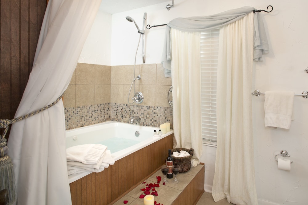 the lakehouse bed and breakfast