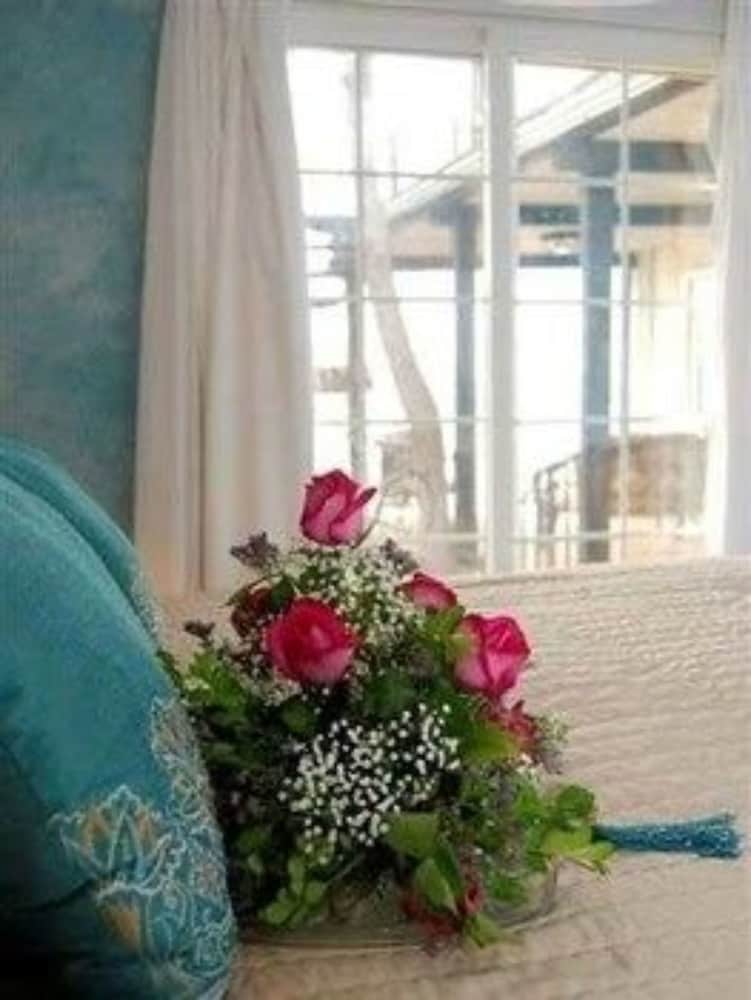 the lakehouse bed and breakfast