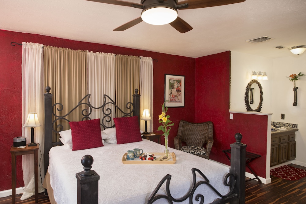 the lakehouse bed and breakfast