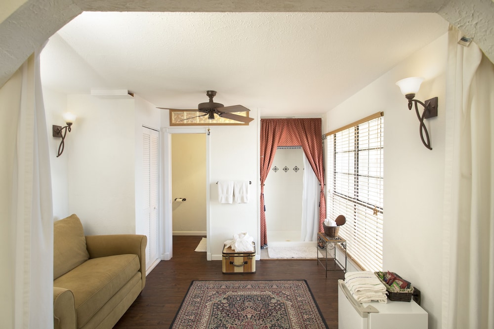 the lakehouse bed and breakfast