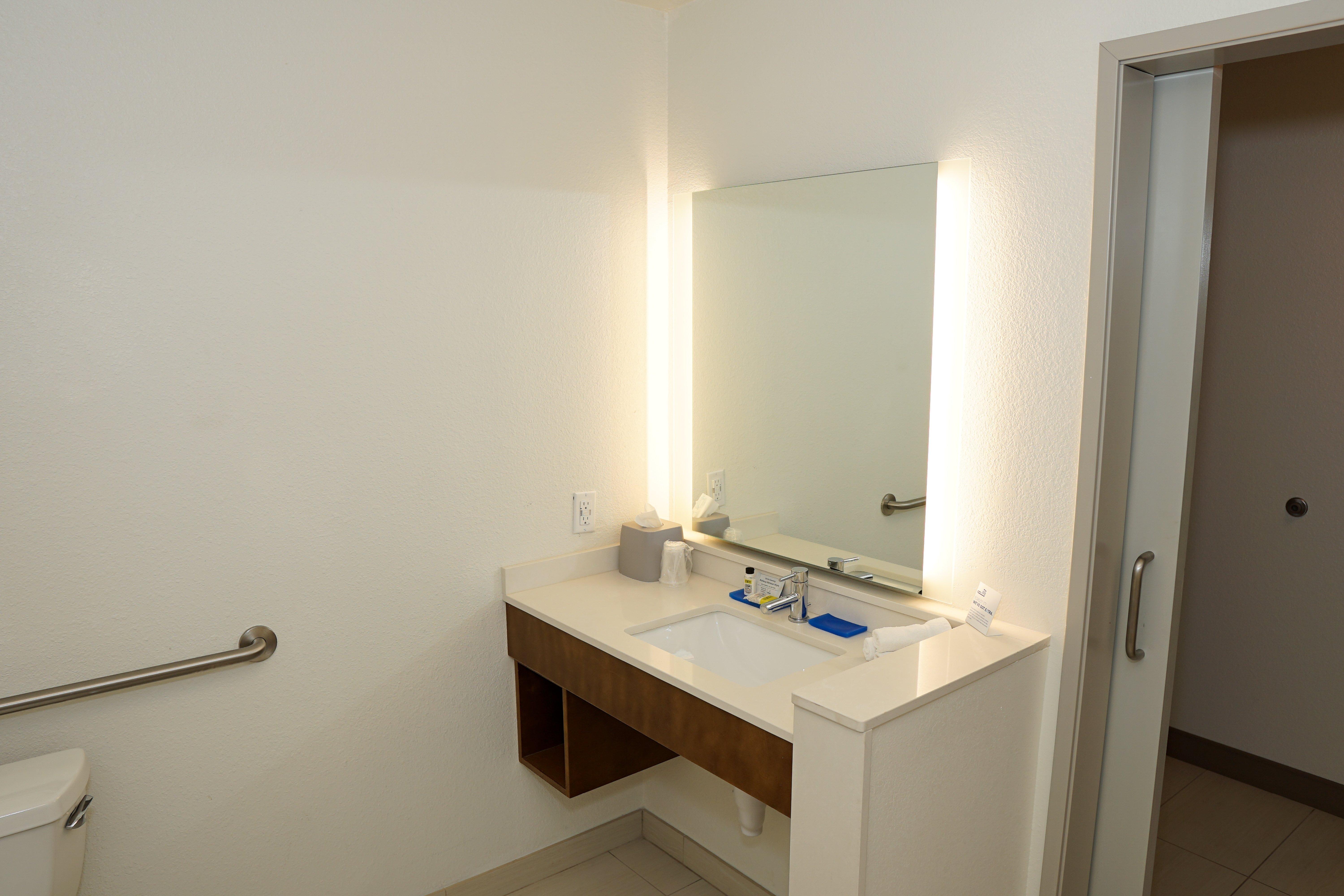 holiday inn express and suites denver aurora medical campus