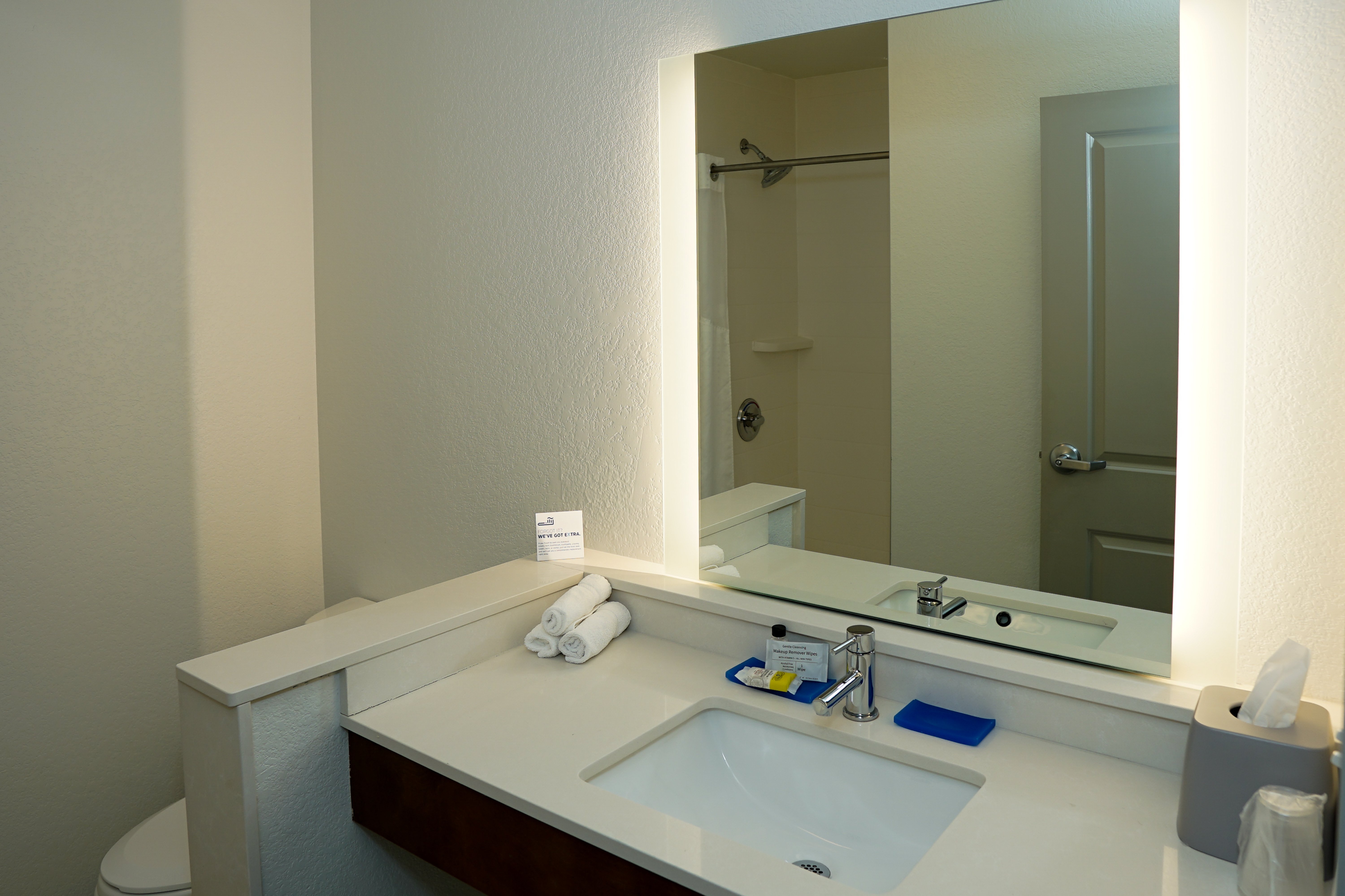 holiday inn express and suites denver aurora medical campus