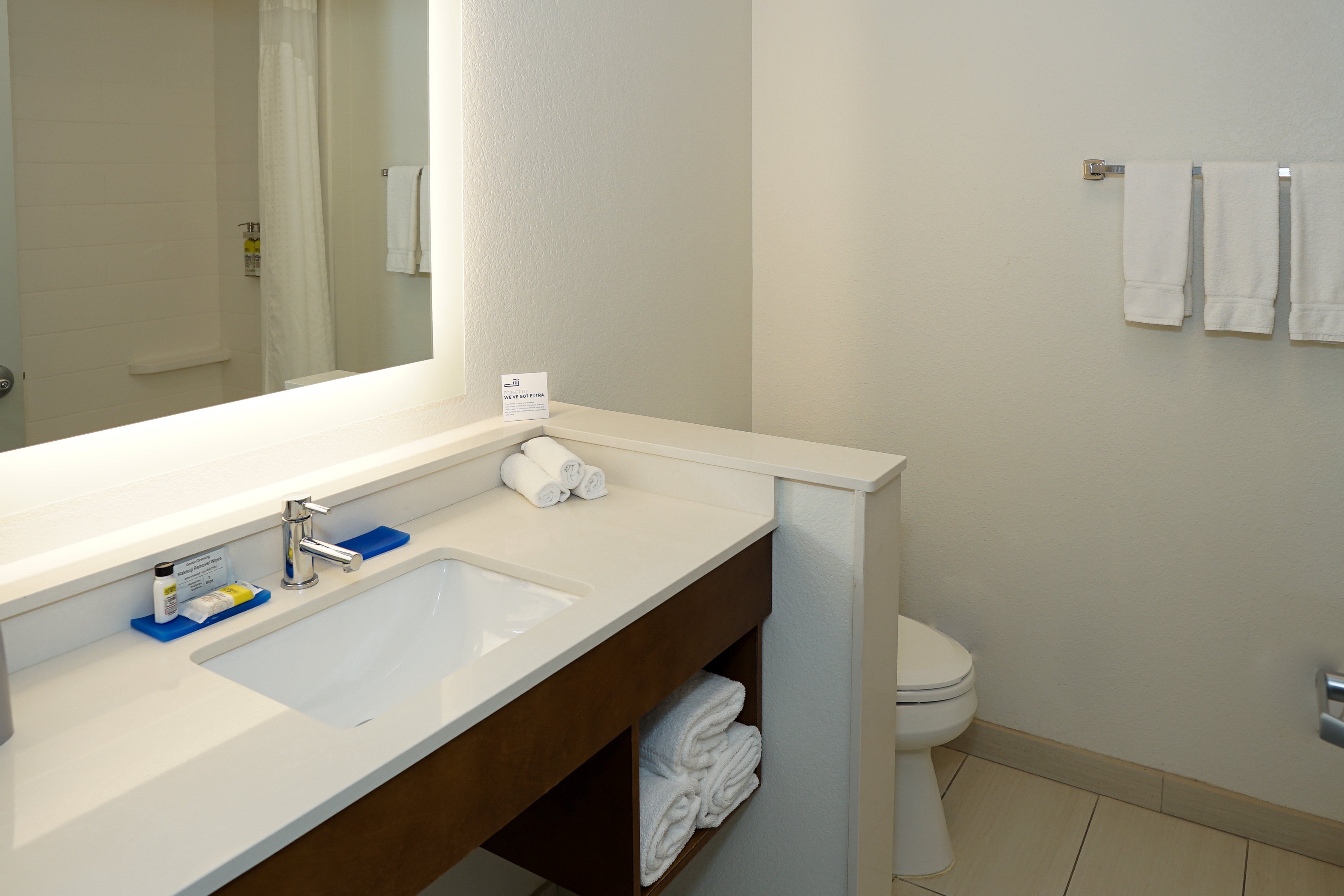 holiday inn express and suites denver aurora medical campus