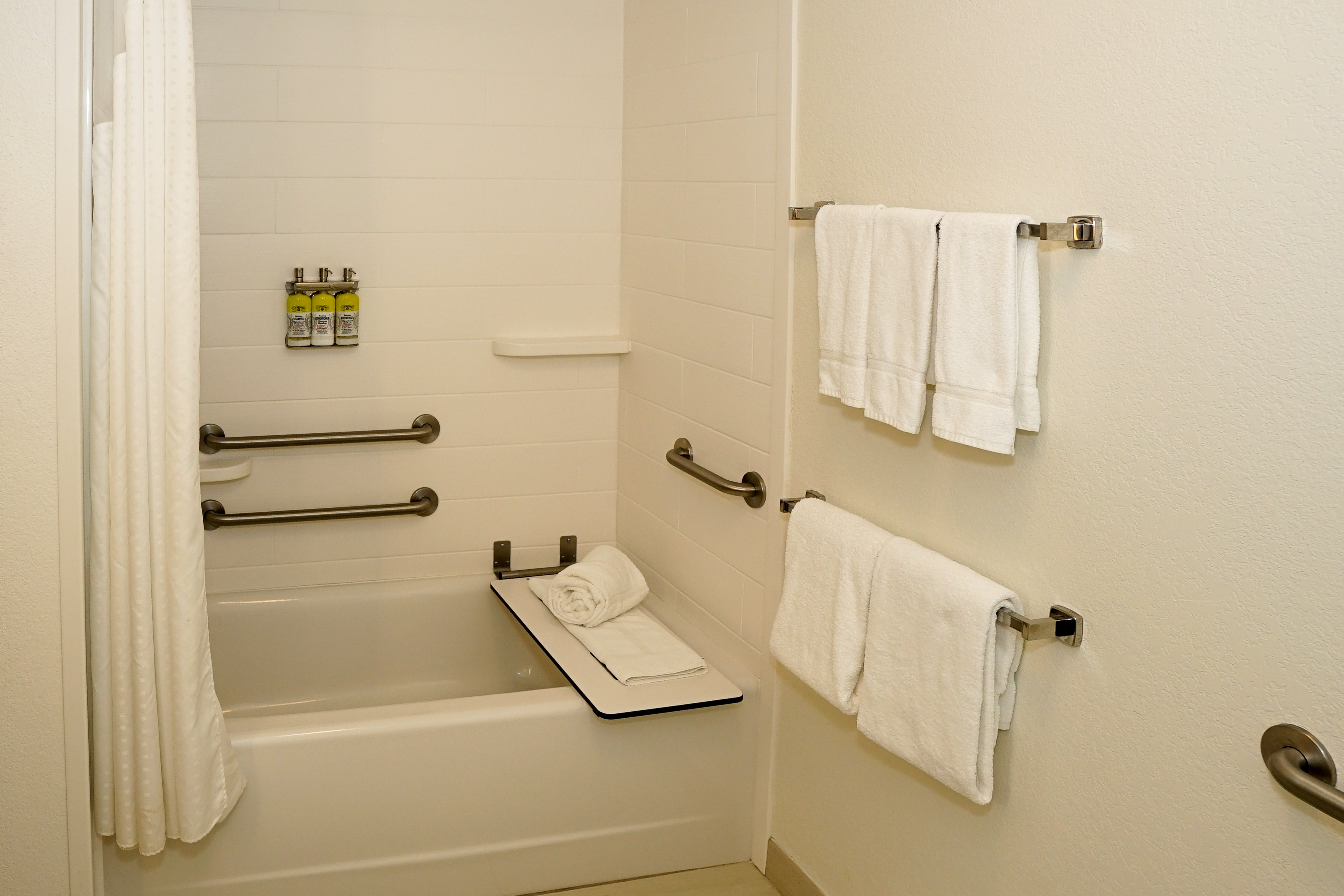 holiday inn express and suites denver aurora medical campus