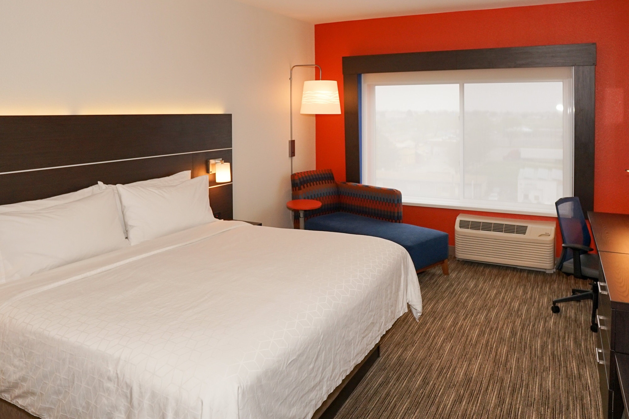 holiday inn express and suites denver aurora medical campus