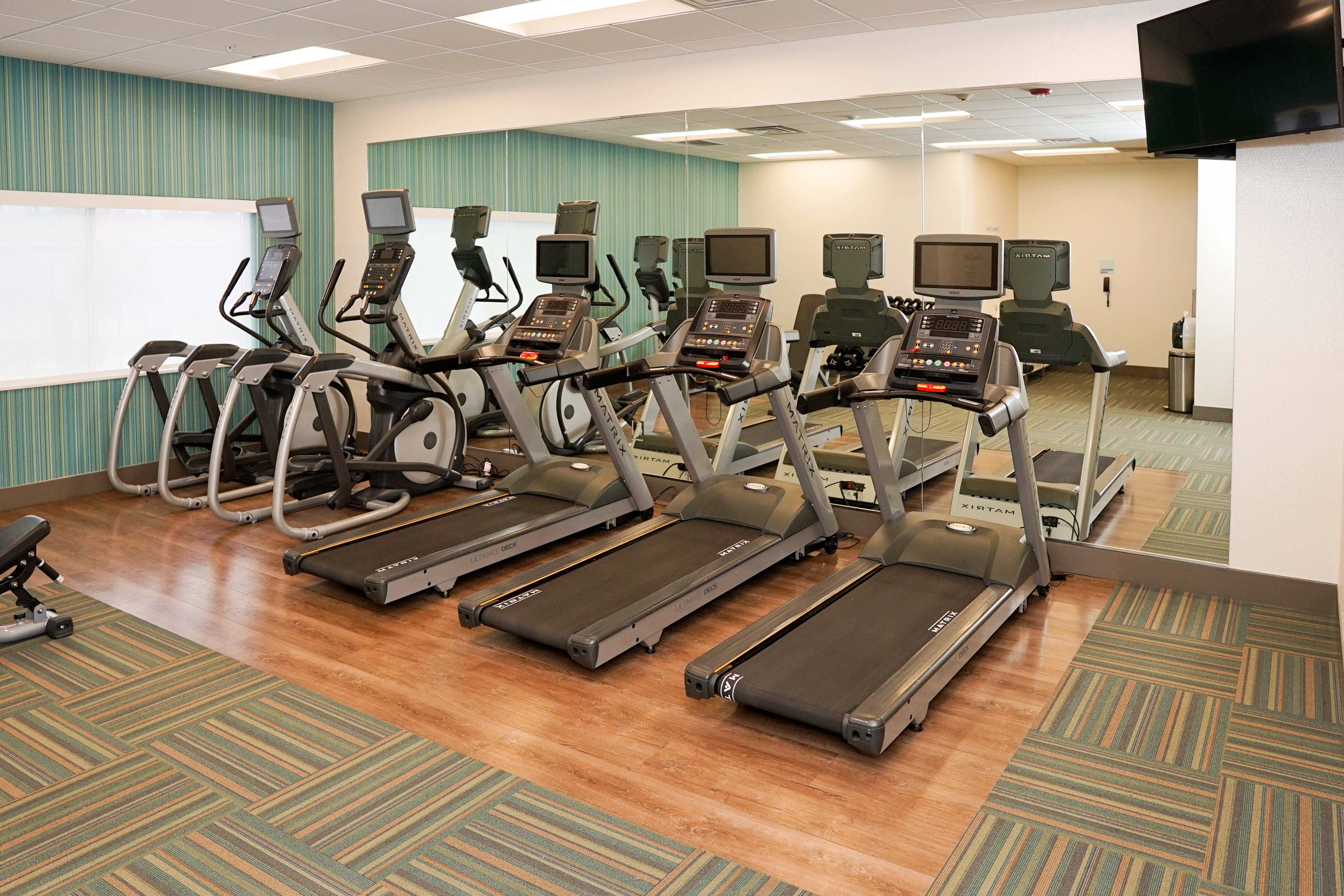 holiday inn express and suites denver aurora medical campus