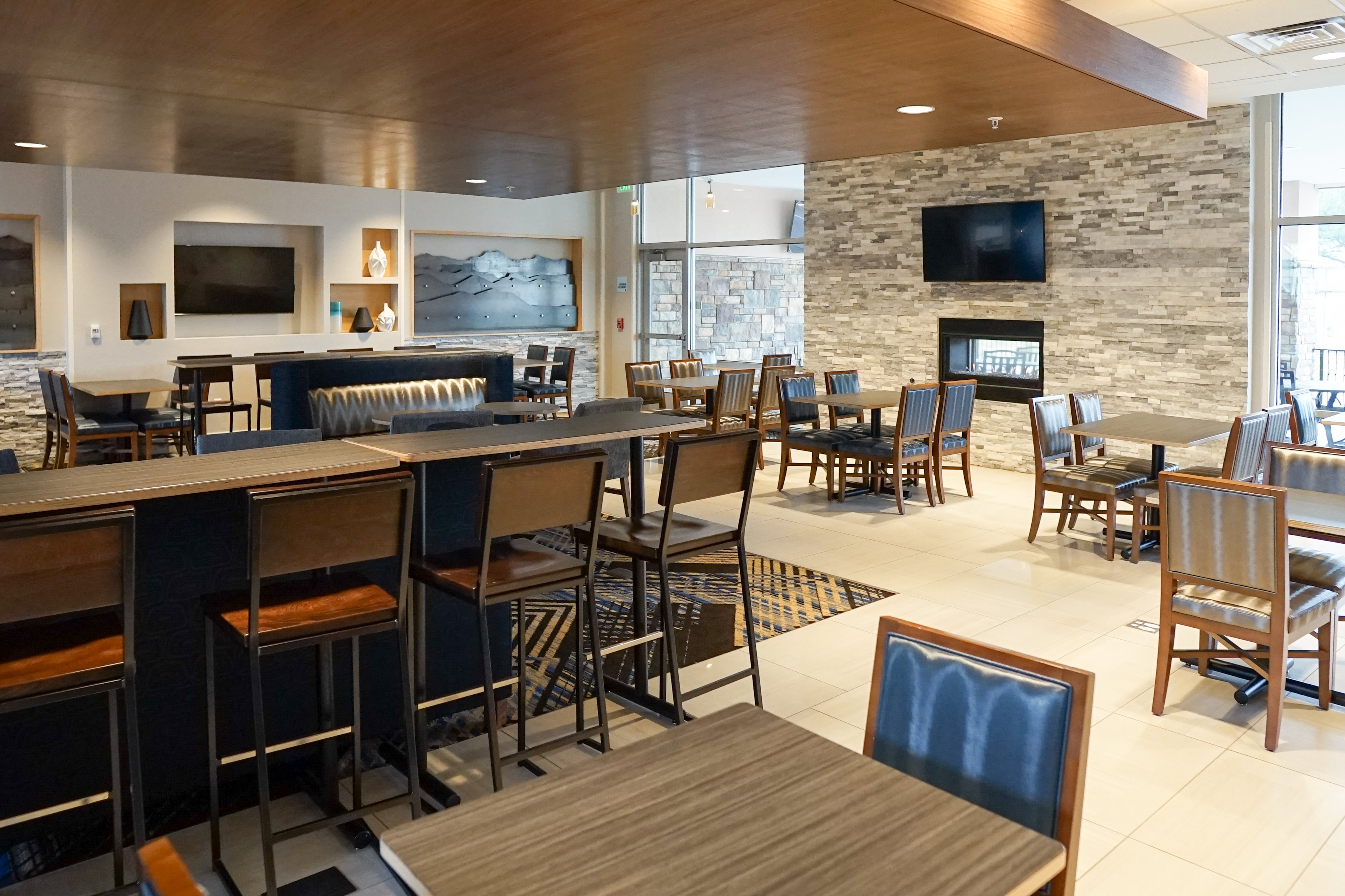 holiday inn express and suites denver aurora medical campus