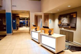 holiday inn express and suites denver aurora medical campus