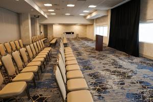 holiday inn express and suites denver aurora medical campus