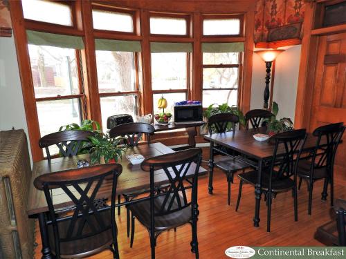 Champaign Garden Inn,Champaign County>>Champaign,3 star