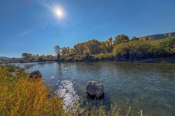 chinook winds lodge