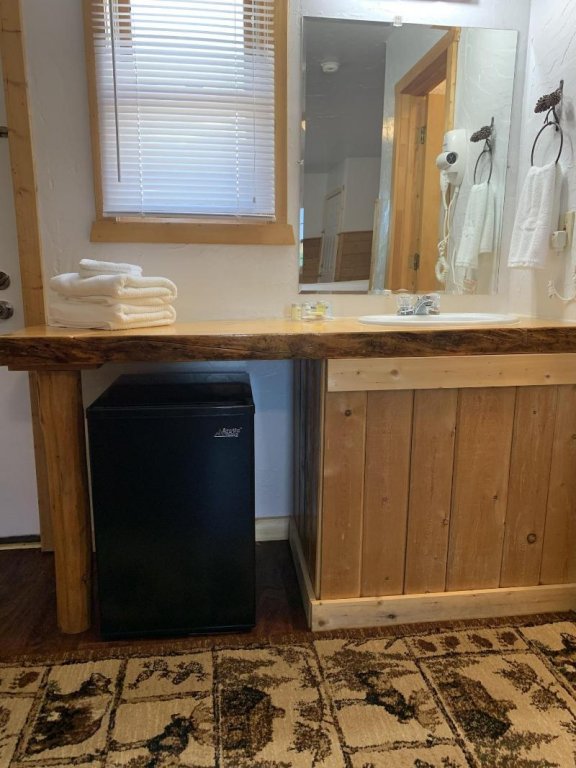 Chinook Winds Lodge,Wyoming>>Dubois,3 star