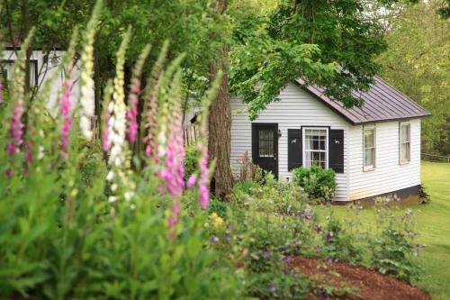 inn and tavern at meander