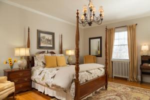 Inn And Tavern At Meander,In Locust Dale,4 star