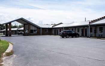 Budget Inn Carthage,Cookeville>>Carthage,2.5 star