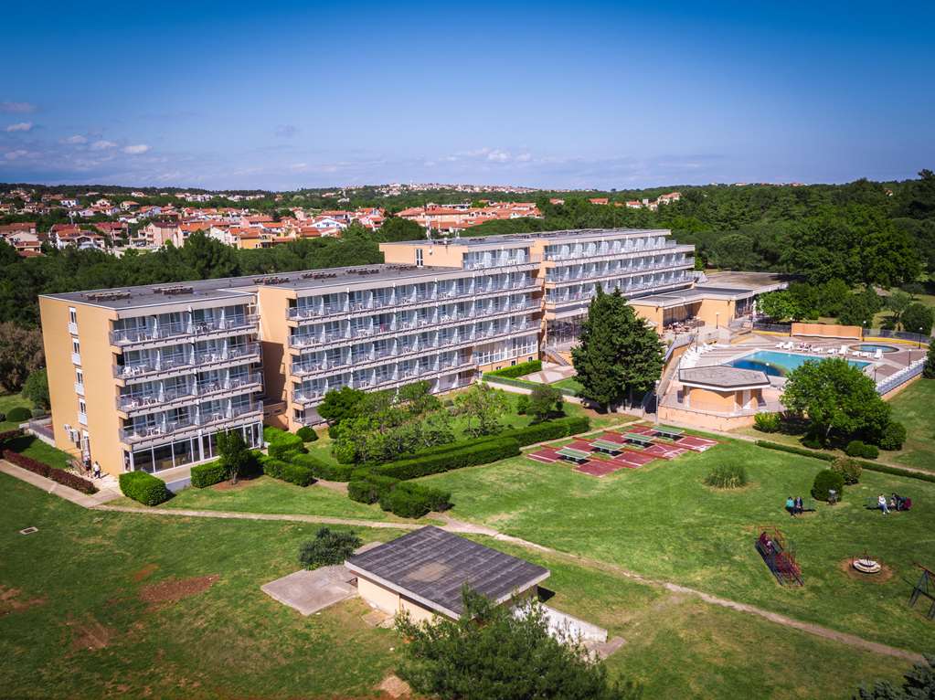 arena hotel holiday