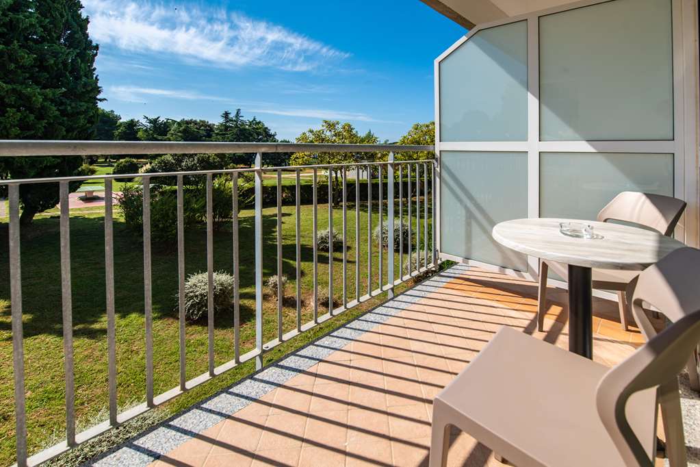 arena hotel holiday
