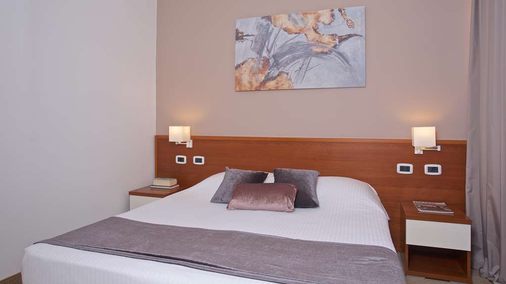 arena hotel holiday