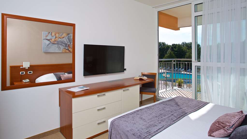 arena hotel holiday